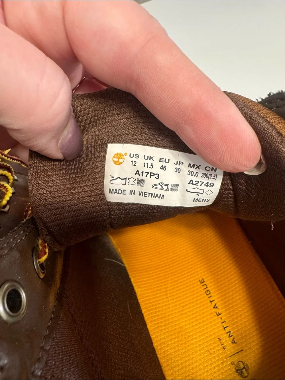 Timberland Brown Leather Chukka Boots with Yellow Contrast Laces- Size 12